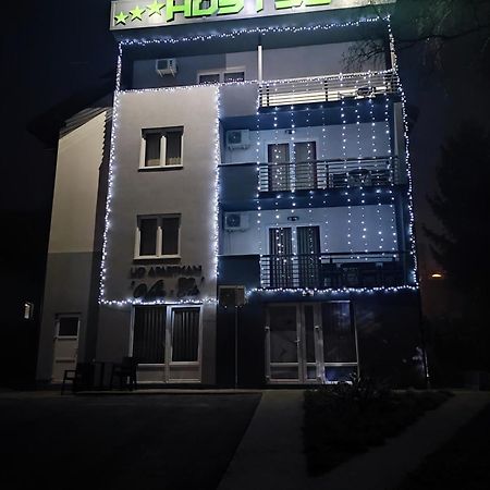 Apartamento Vela-edo Zavidovici Exterior foto