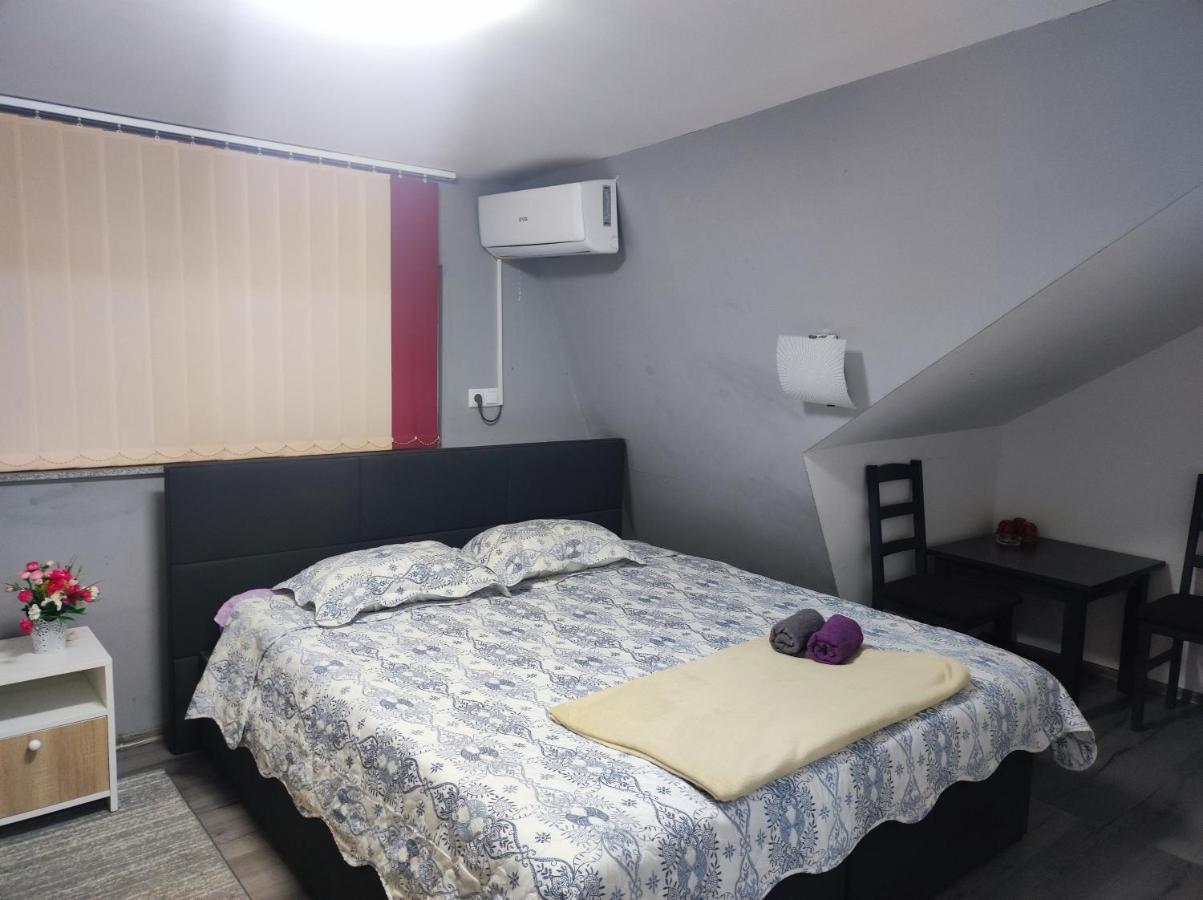 Apartamento Vela-edo Zavidovici Exterior foto