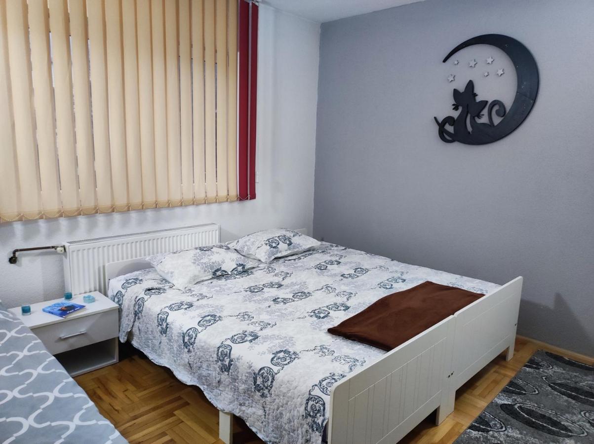 Apartamento Vela-edo Zavidovici Exterior foto